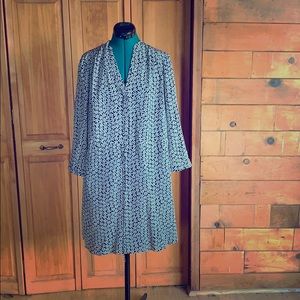 Diane Von Furstenberg 100% Silk dress with pockets
